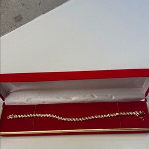 Elegant Gold and Silver Bracelet